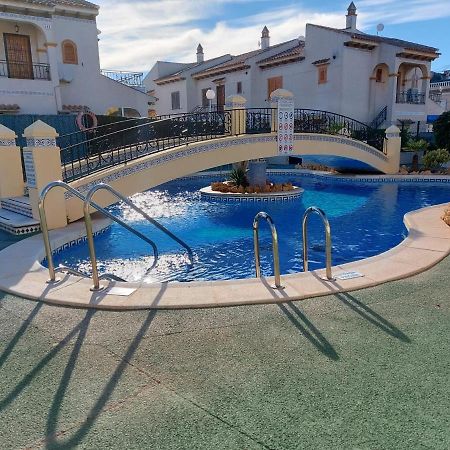 Вилла Casa Chloe, Urbanizacion Privada Торевьиа Экстерьер фото