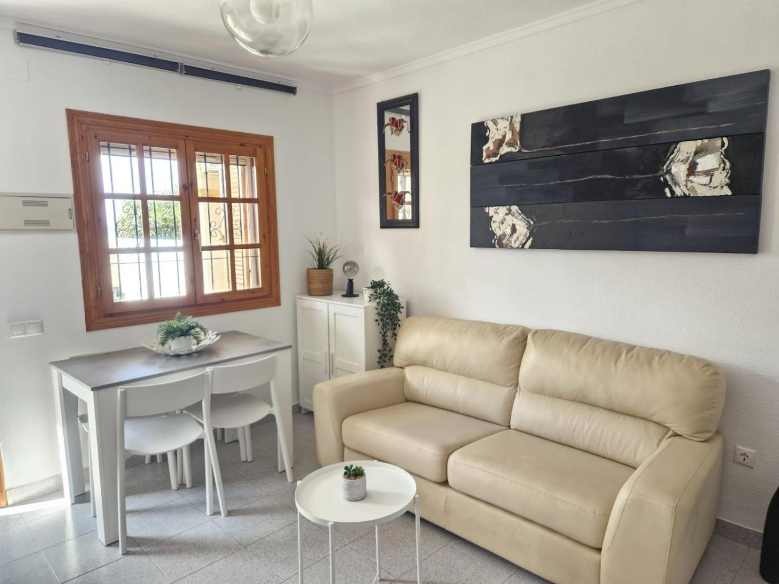 Вилла Casa Chloe, Urbanizacion Privada Торевьиа Экстерьер фото